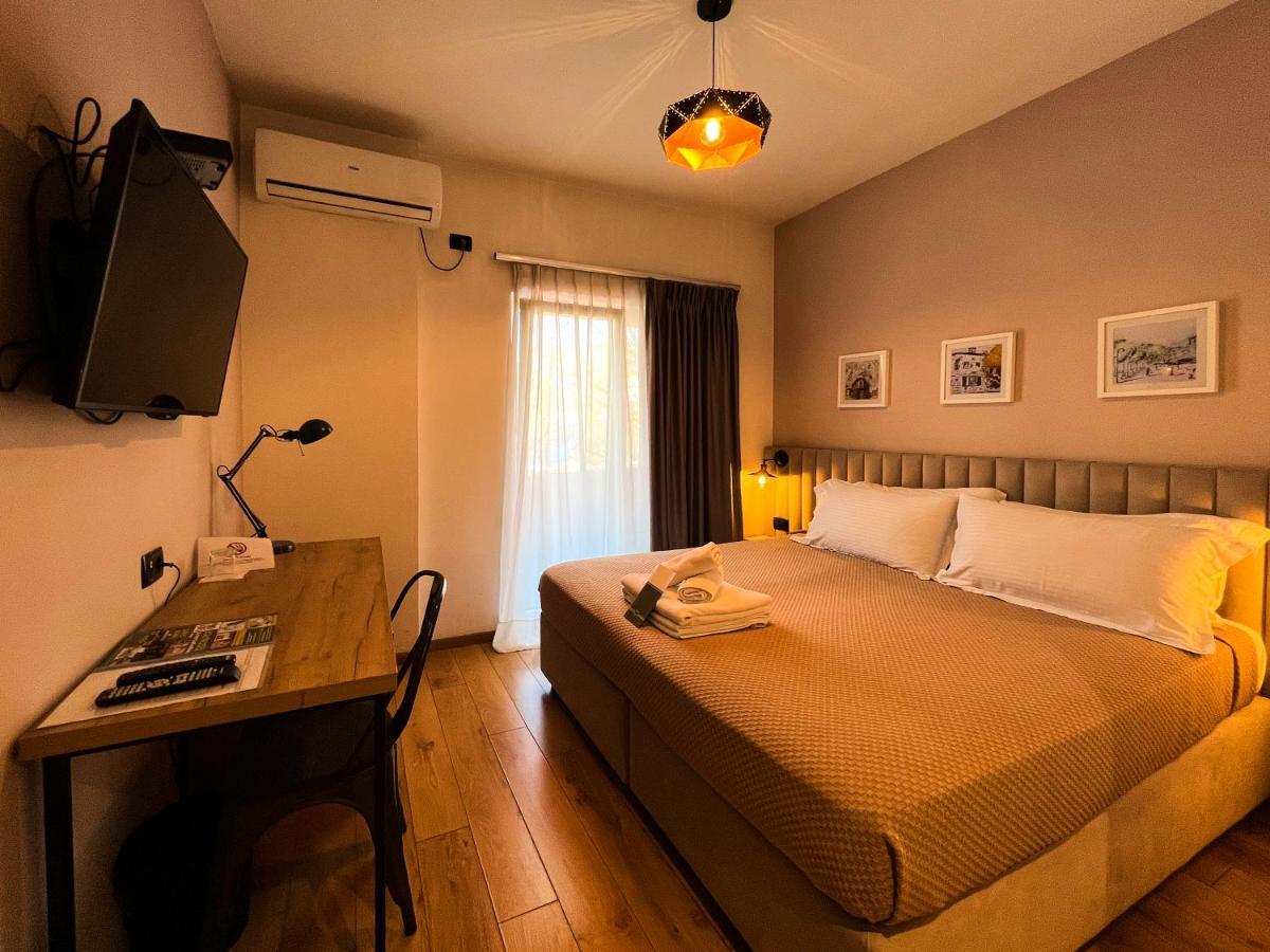 Oda Hotel Tirana Exterior foto